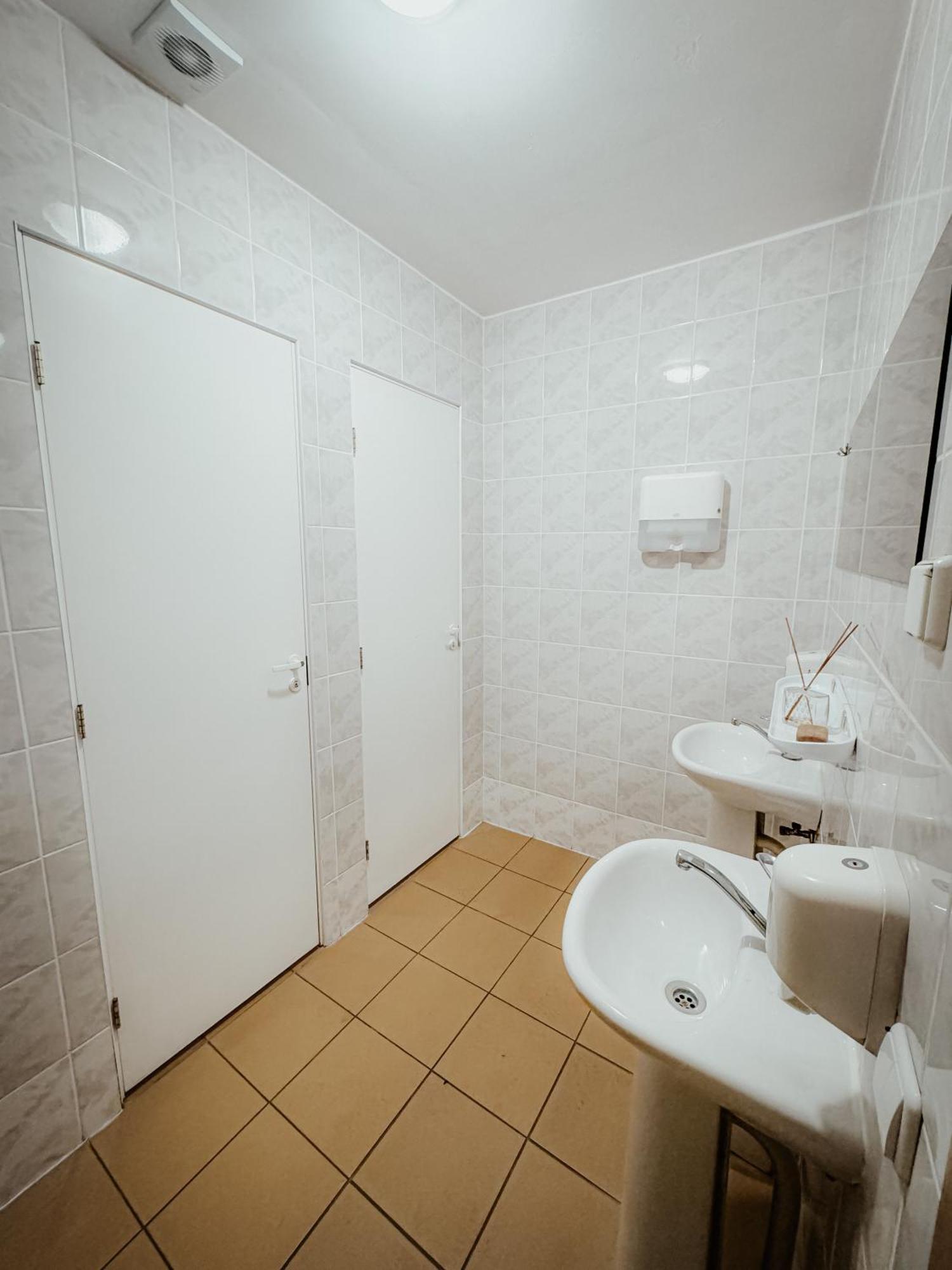 Pervaza Hotell Panevėžys Rom bilde